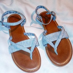 TOMS sandals NWOT